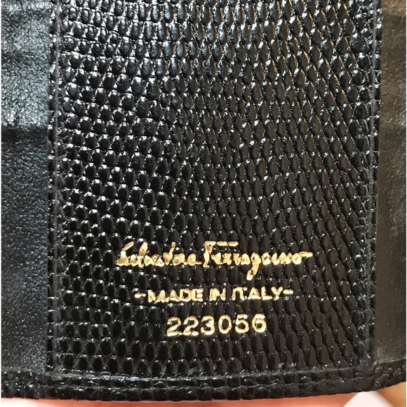 Salvatore Ferragamo 6-Key Holder Vara Ribbon Leather Case ππ₯π€ - Picture 7 of 17